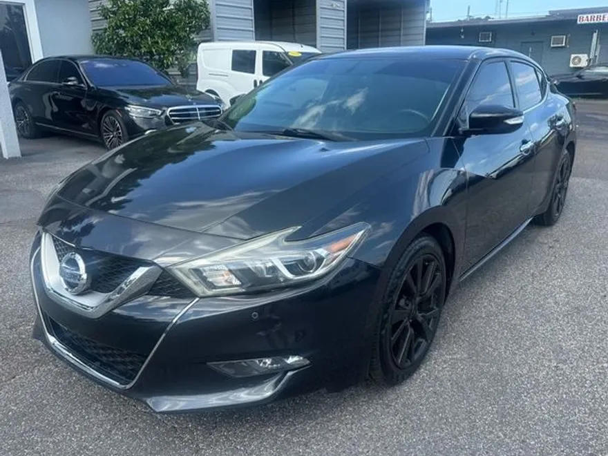 2016 Nissan Maxima SV photo 1