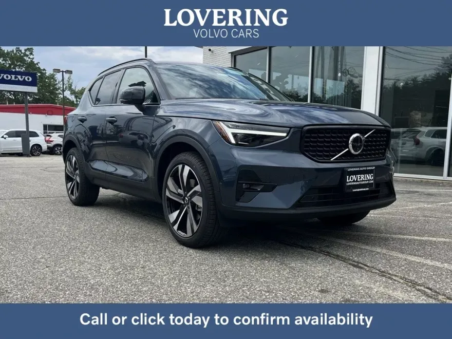 2026 Volvo XC40 photo 1