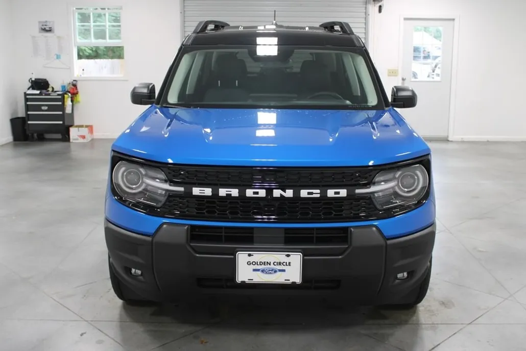 2025 Ford Bronco Sport Outer Banks photo 1