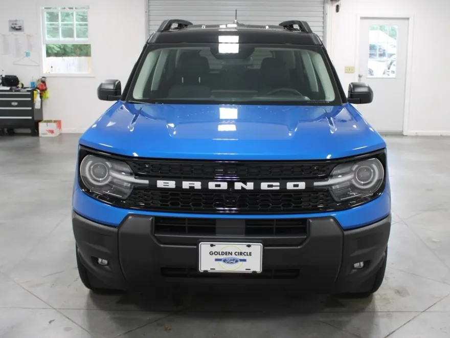 2025 Ford Bronco Sport Outer Banks photo 1