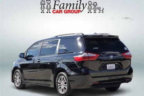 2018 Toyota Sienna XLE Premium photo 3