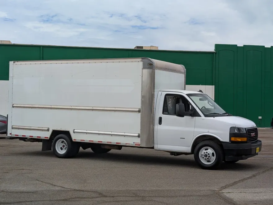 2021 Gmc Savana 3500 Cutaway photo 1