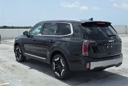 2025 Kia Telluride EX photo 3