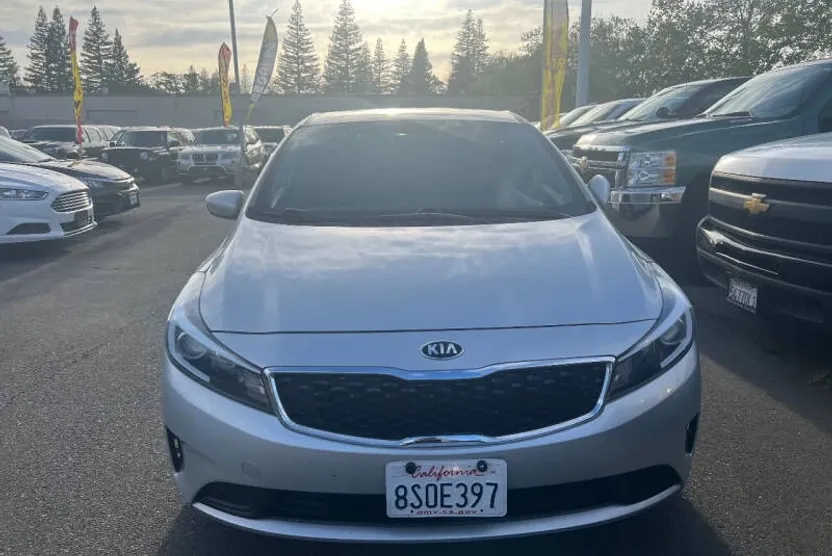 2018 Kia Forte LX photo 1