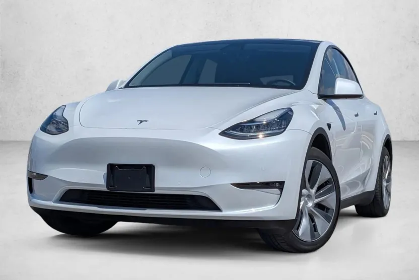 2022 Tesla Model Y Long Range photo 1