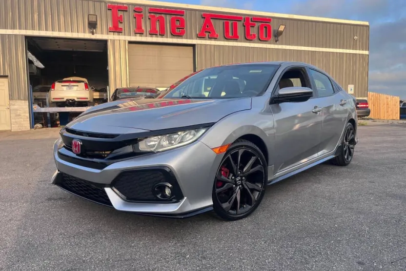 2018 Honda Civic Sport Hatchback photo 1
