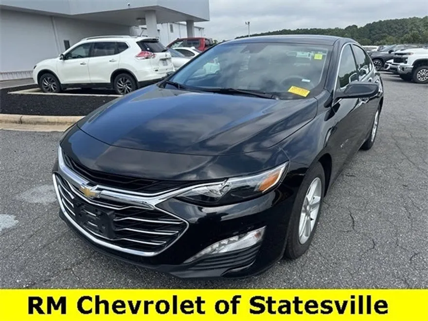 2023 Chevrolet Malibu 1LT photo 1