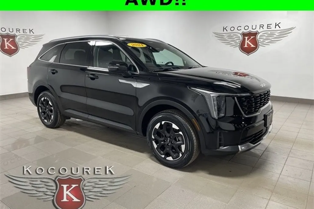 2024 Kia Sorento S photo 1