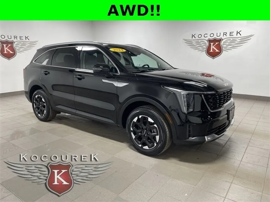 2024 Kia Sorento S photo 1