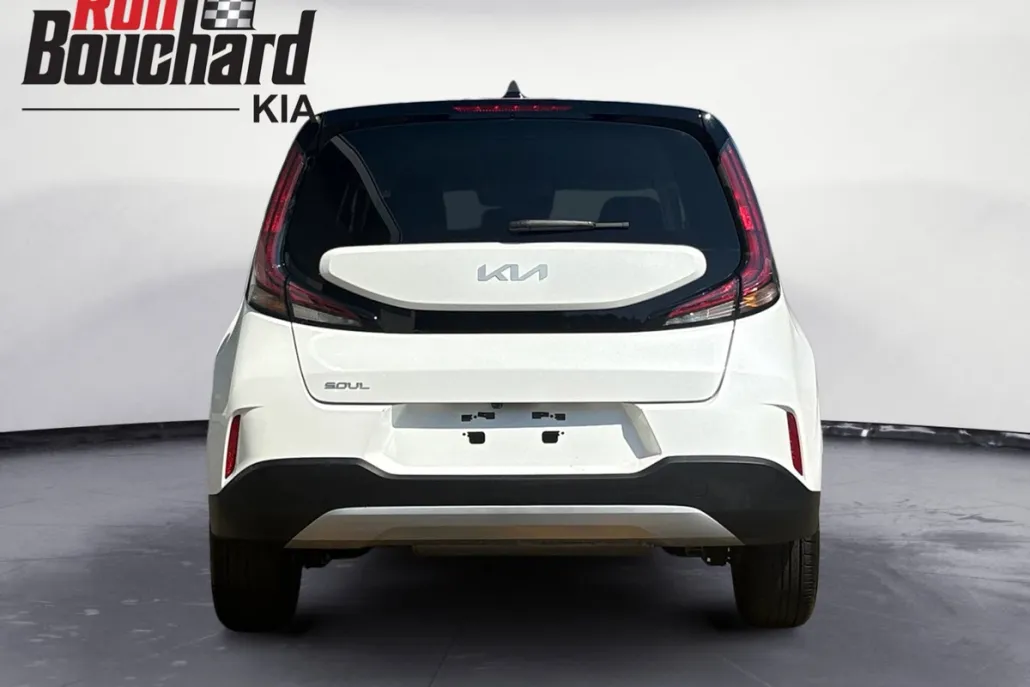 2024 Kia Soul LX photo 1