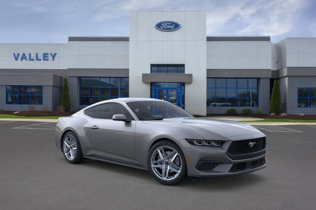 2025 Ford Mustang EcoBoost photo 1