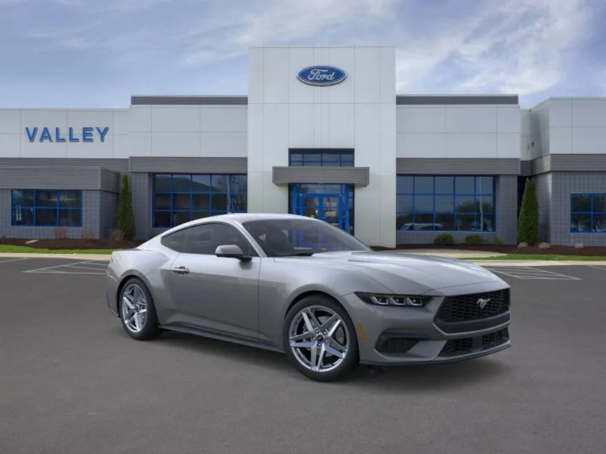 2025 Ford Mustang EcoBoost photo 1