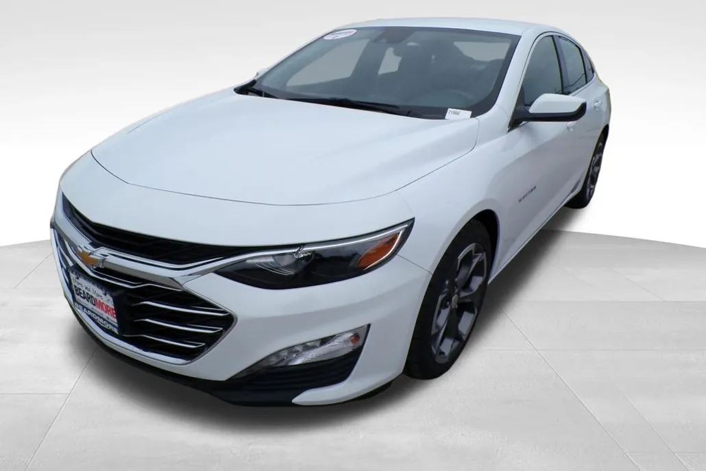2024 Chevrolet Malibu 1LT photo 1