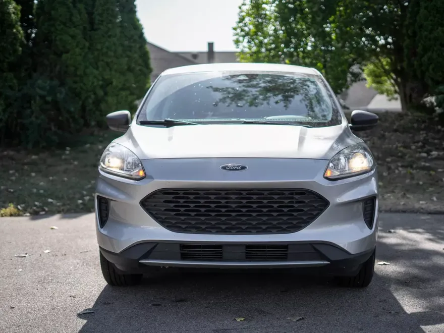 2022 Ford Escape S photo 1