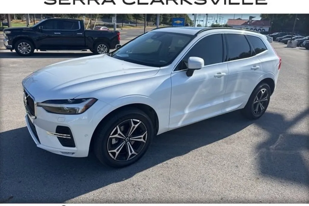 2022 Volvo XC60 B5 Momentum photo 1