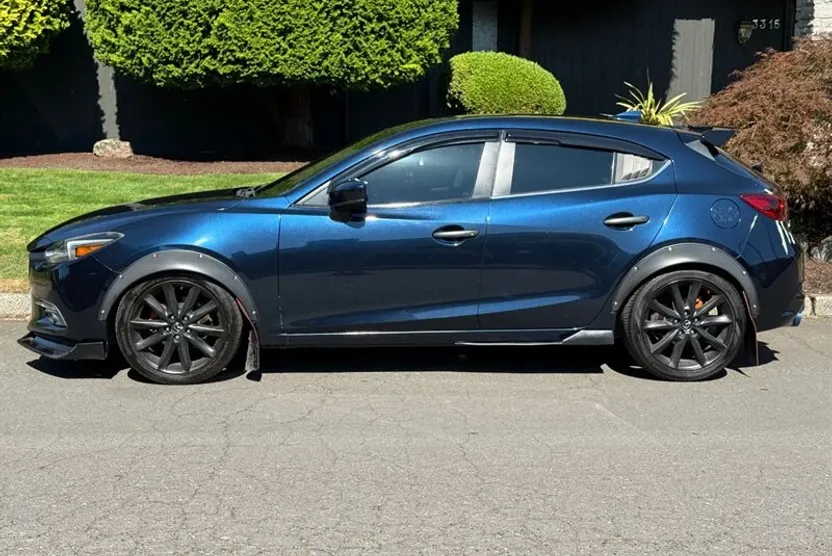 2018 Mazda Mazda3 Grand Touring photo 1