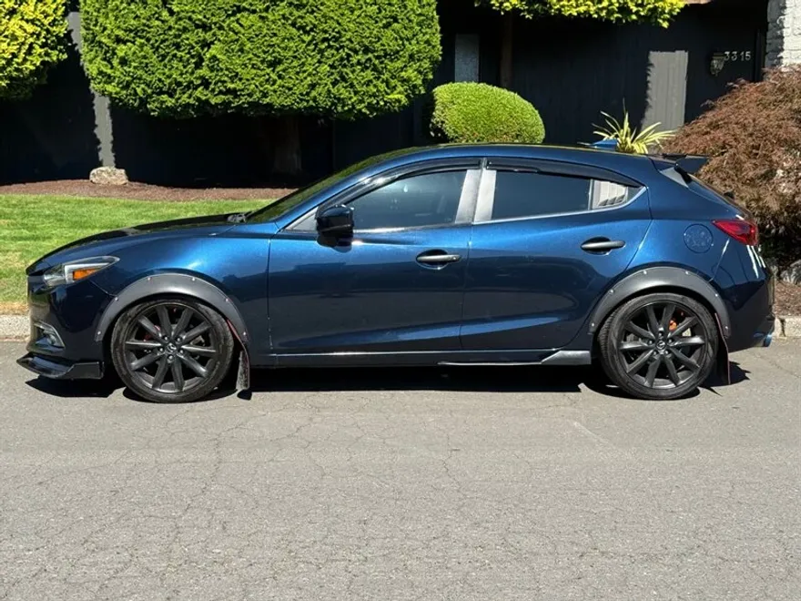 2018 Mazda Mazda3 Grand Touring photo 1