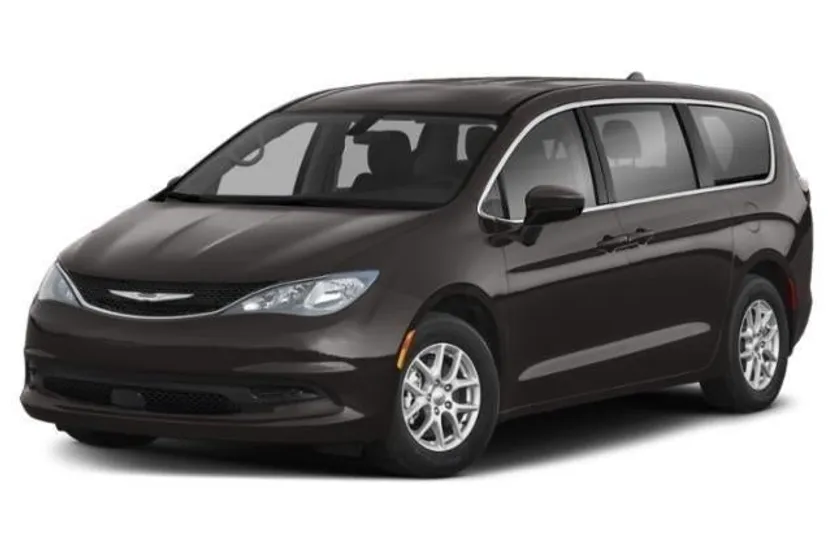 2022 Chrysler Voyager LX photo 1