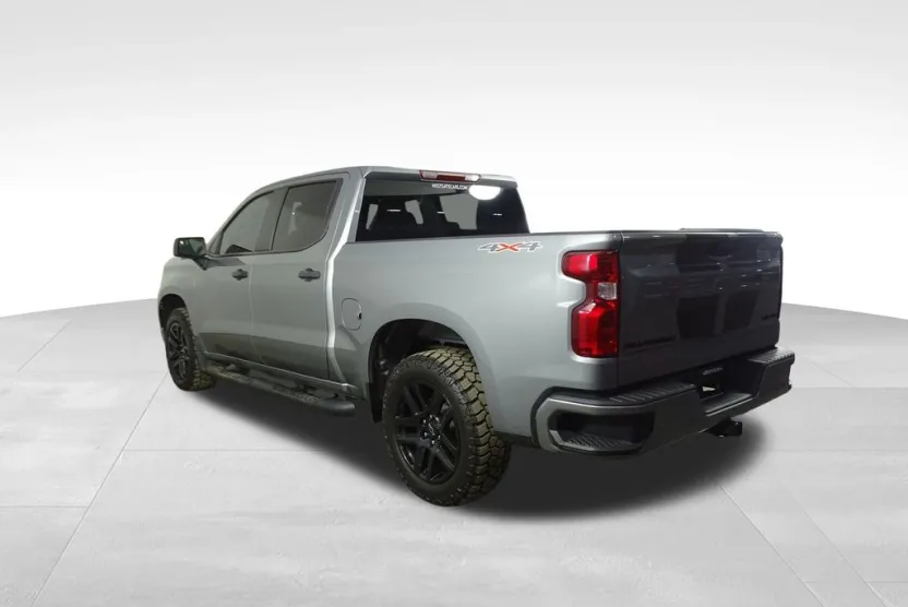 2024 Chevrolet Silverado 1500 Custom photo 1