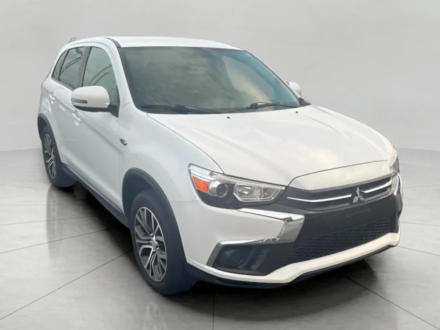 2018 Mitsubishi Outlander Sport ES photo 1