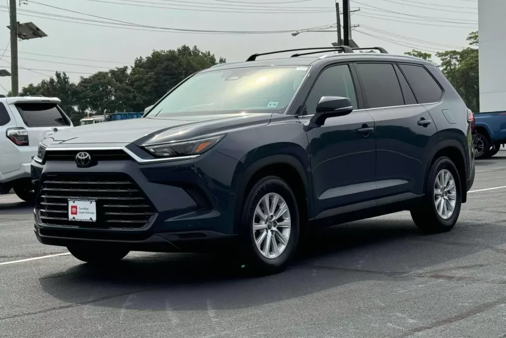 2024 Toyota Grand Highlander XLE photo 1