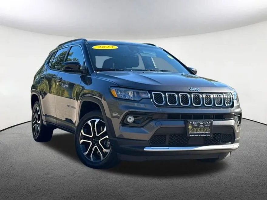 2023 Jeep Compass Limited photo 1