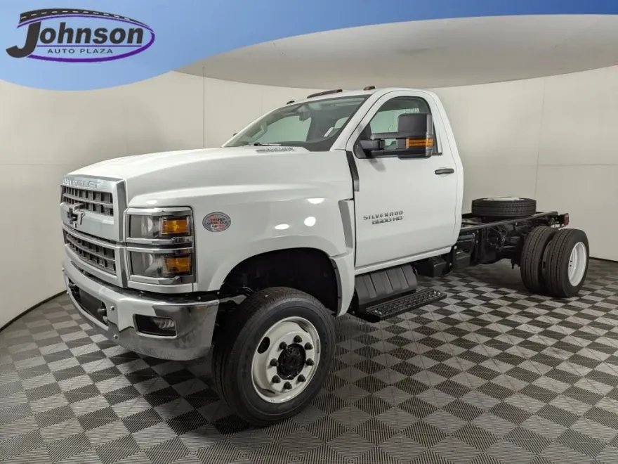 2024 Chevrolet Silverado 6500HD Work Truck photo 1