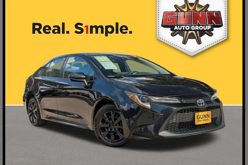 2022 Toyota Corolla LE photo 1
