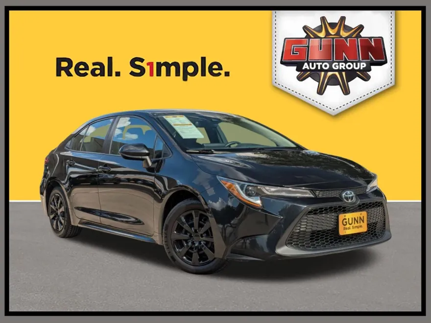 2022 Toyota Corolla LE photo 1