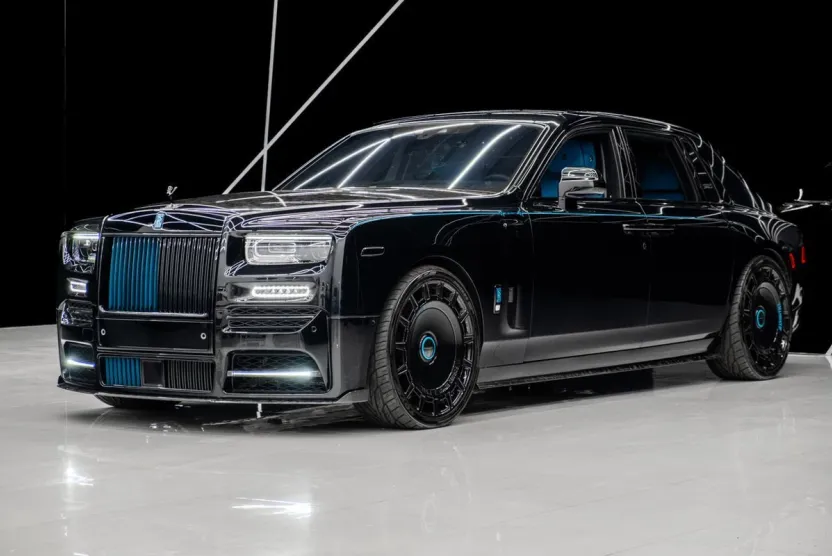 2023 Rolls Royce Phantom photo 1