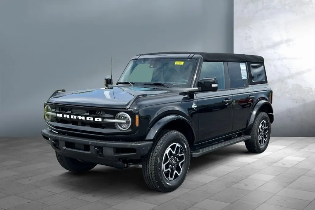 2024 Ford Bronco Outer Banks photo 1