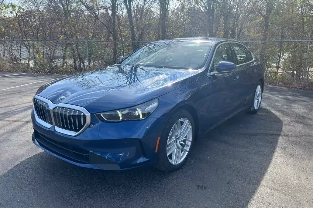 2024 Bmw 530i photo 1