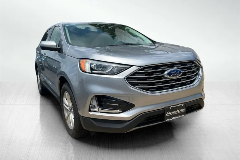2022 Ford Edge SEL photo 1