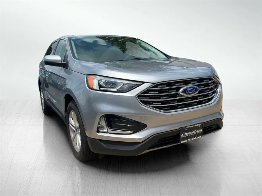 2022 Ford Edge SEL photo 1