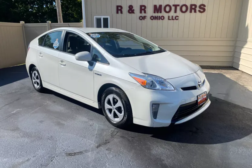 2014 Toyota Prius Two photo 1