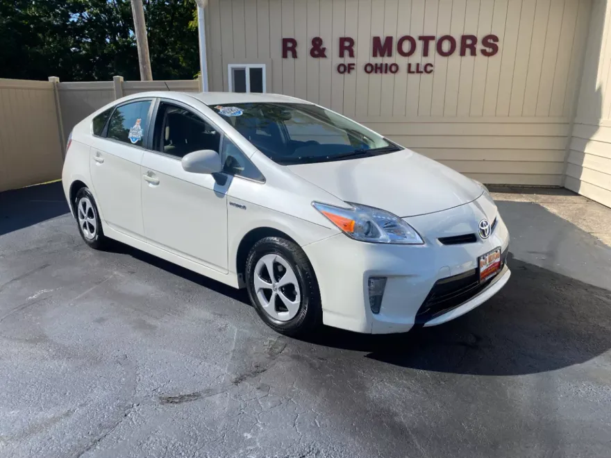 2014 Toyota Prius Two photo 1