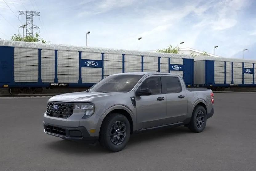 2025 Ford Maverick XLT photo 1