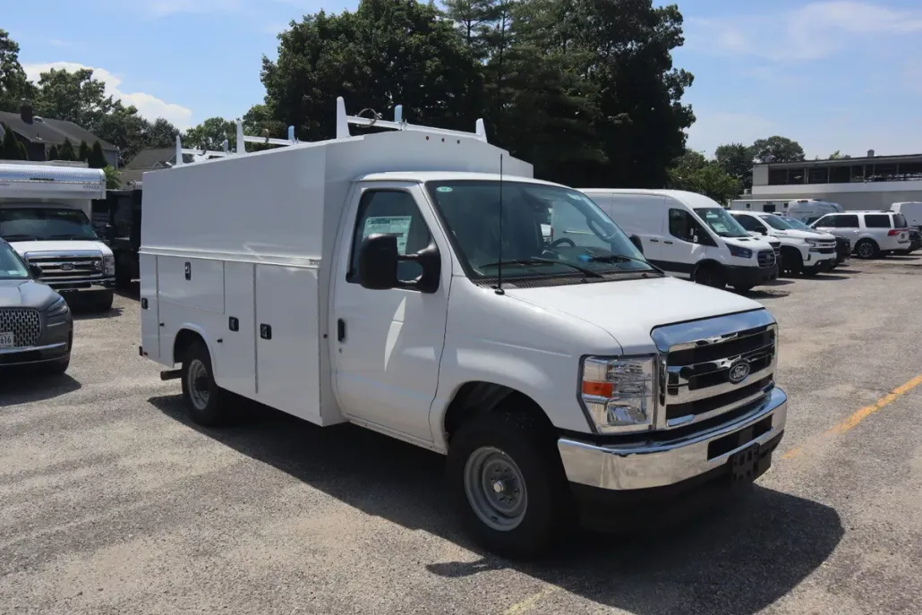 2026 Ford E-350 Base photo 1