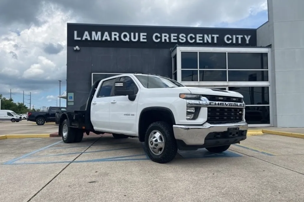 2023 Chevrolet Silverado 3500HD LT photo 1