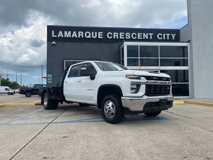 2023 Chevrolet Silverado 3500HD LT photo 1