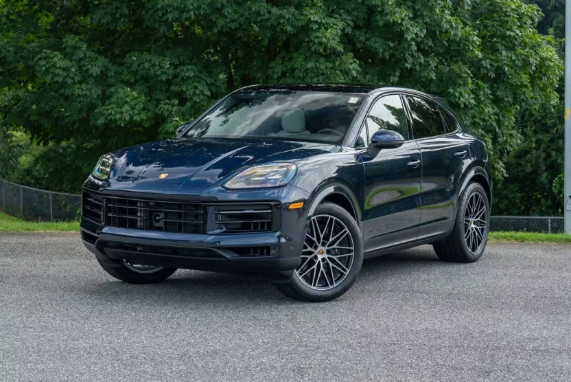 2025 Porsche Cayenne Base photo 1