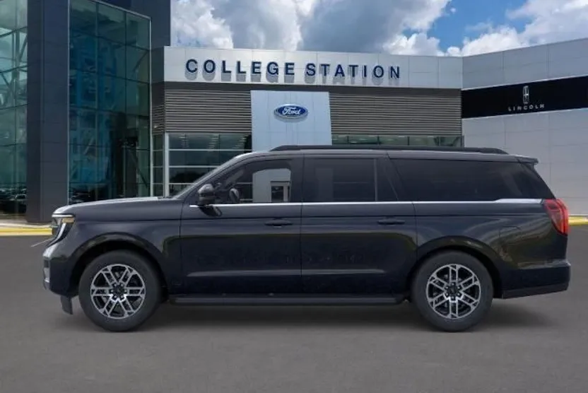 2025 Ford Expedition MAX photo 1