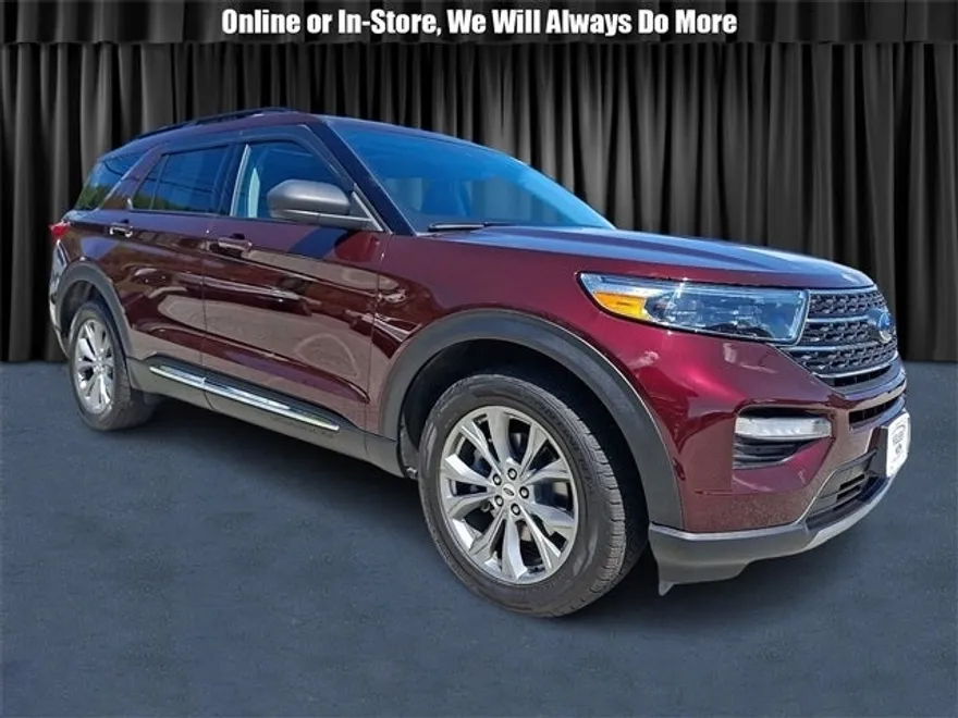 2022 Ford Explorer XLT photo 1