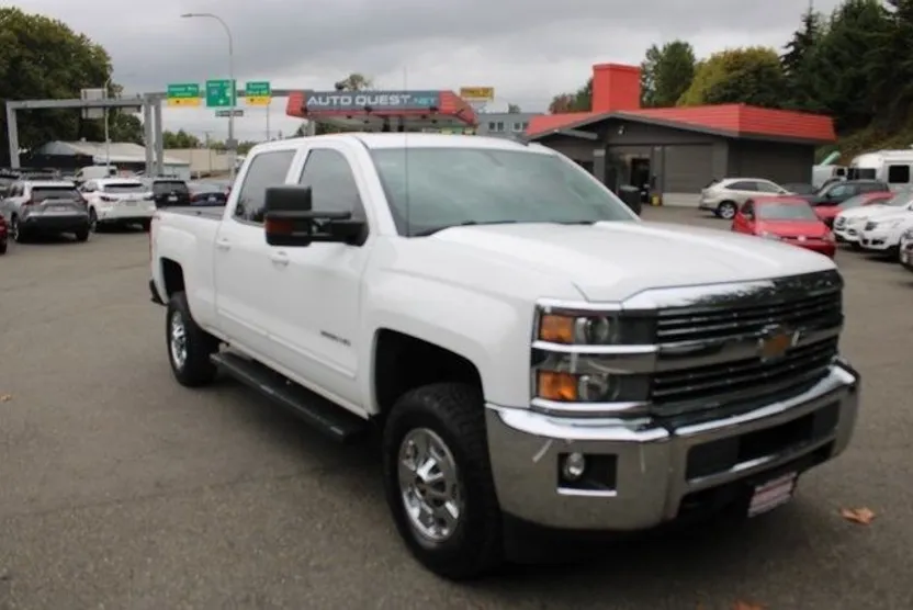 2015 Chevrolet Silverado 2500HD LT photo 1