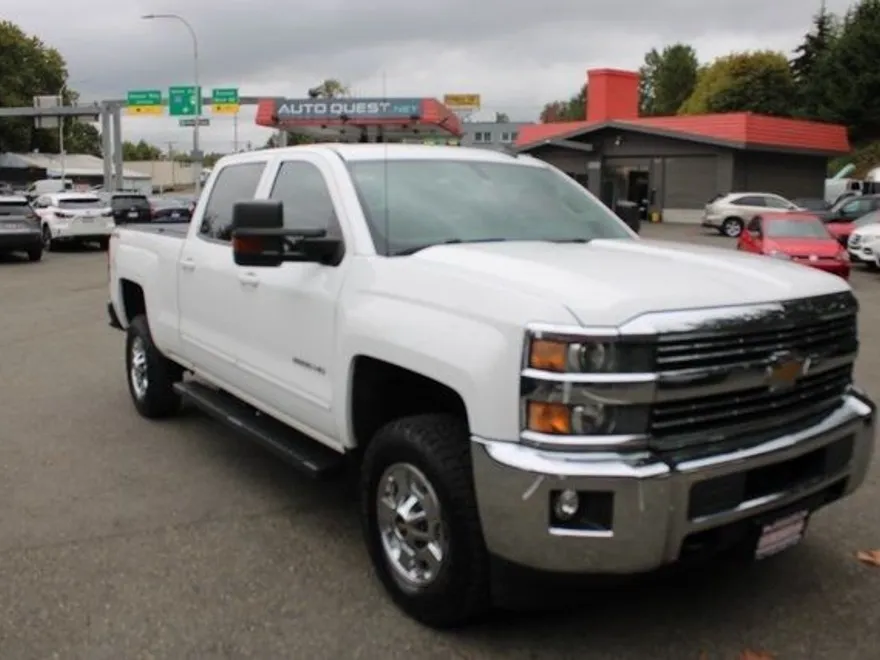 2015 Chevrolet Silverado 2500HD LT photo 1