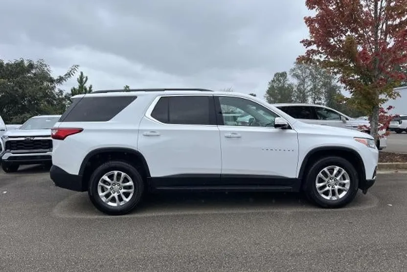 2019 Chevrolet Traverse 1LT photo 1