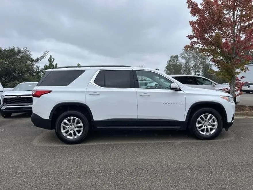 2019 Chevrolet Traverse 1LT photo 1