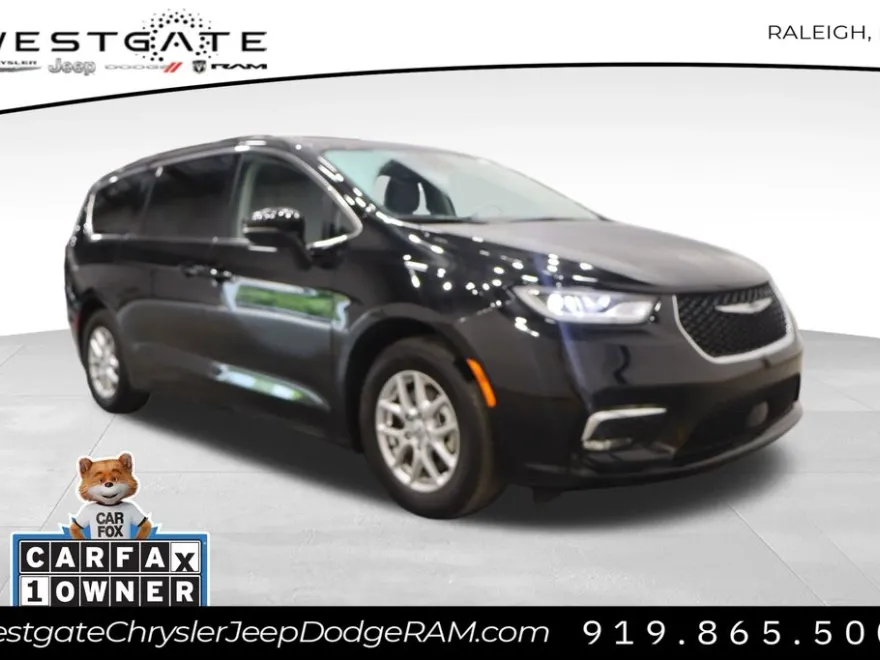 2024 Chrysler Pacifica Touring L photo 1
