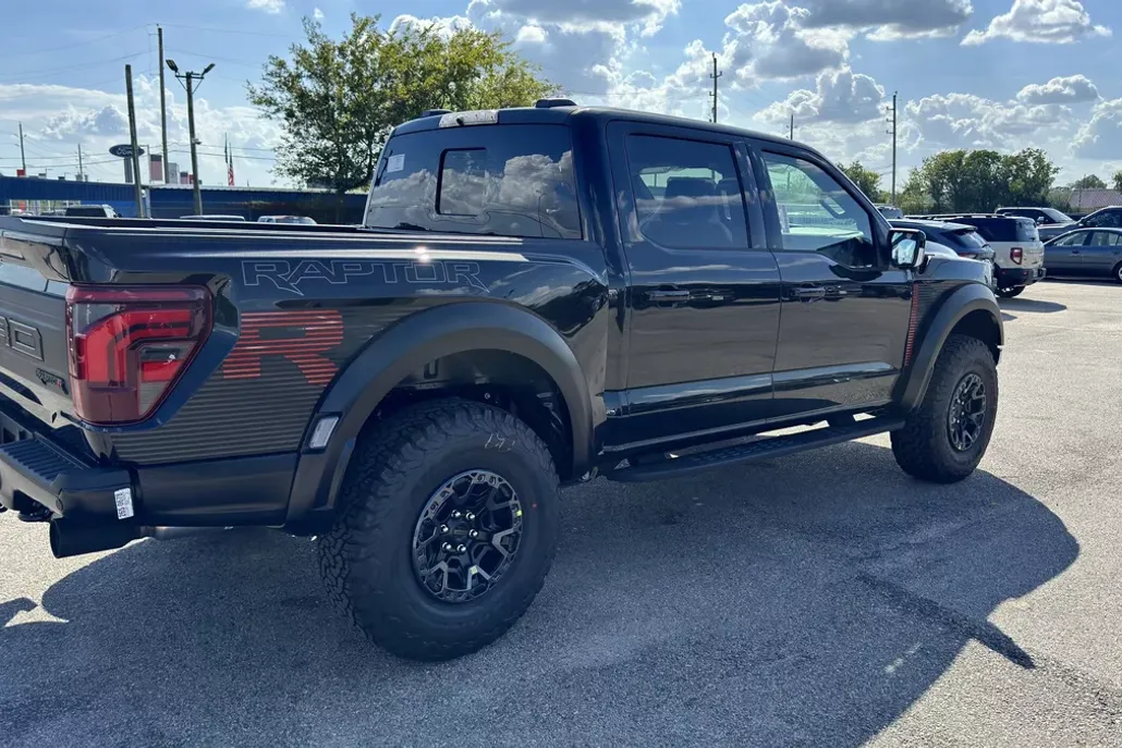 2025 Ford F-150 Raptor photo 1