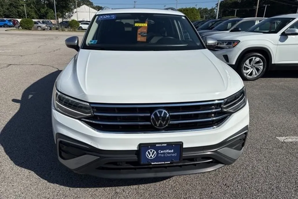 2024 Volkswagen Tiguan Wolfsburg Edition photo 1